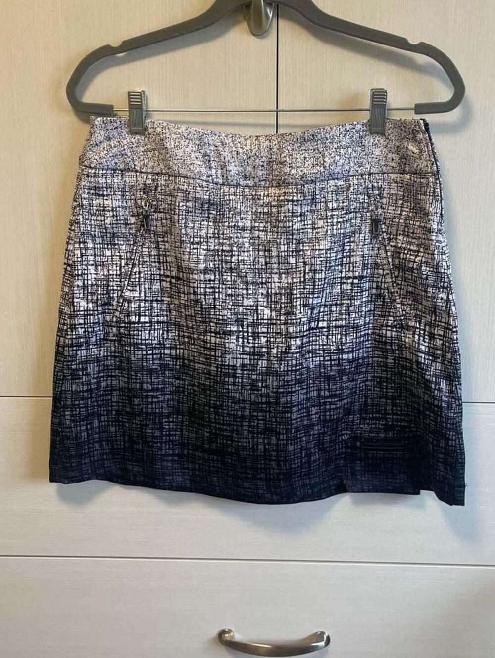 Jamie Sadock Women's Golf Skort Size 8 Black White Ombre Grid Print